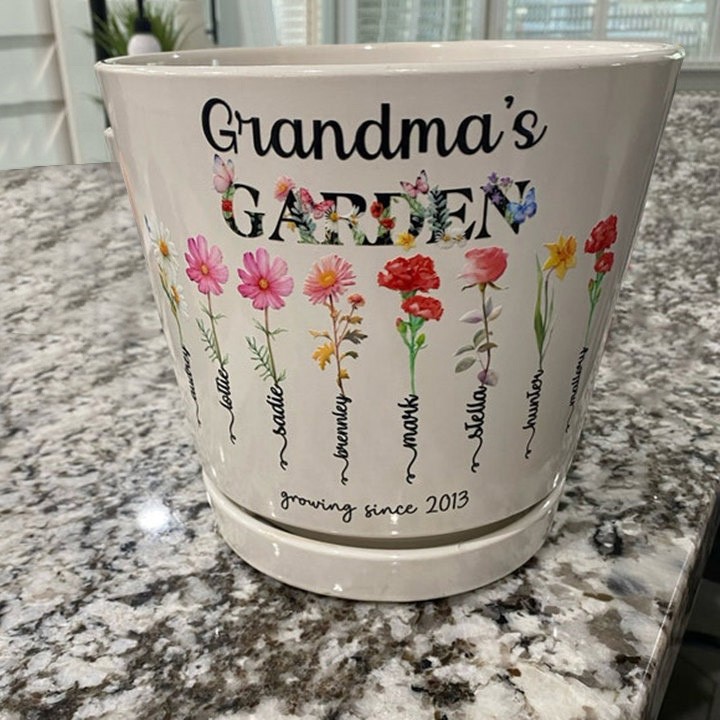 Personalized Grandma's Garden Birth Flower Pot with Grandchildren Name For Christmas Gift Ideas