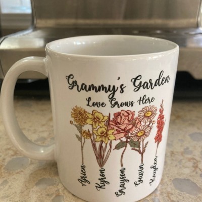 Personalized Grandma's Garden Birth Flower Mug with Grandchildren Name For Christmas Gift Ideas